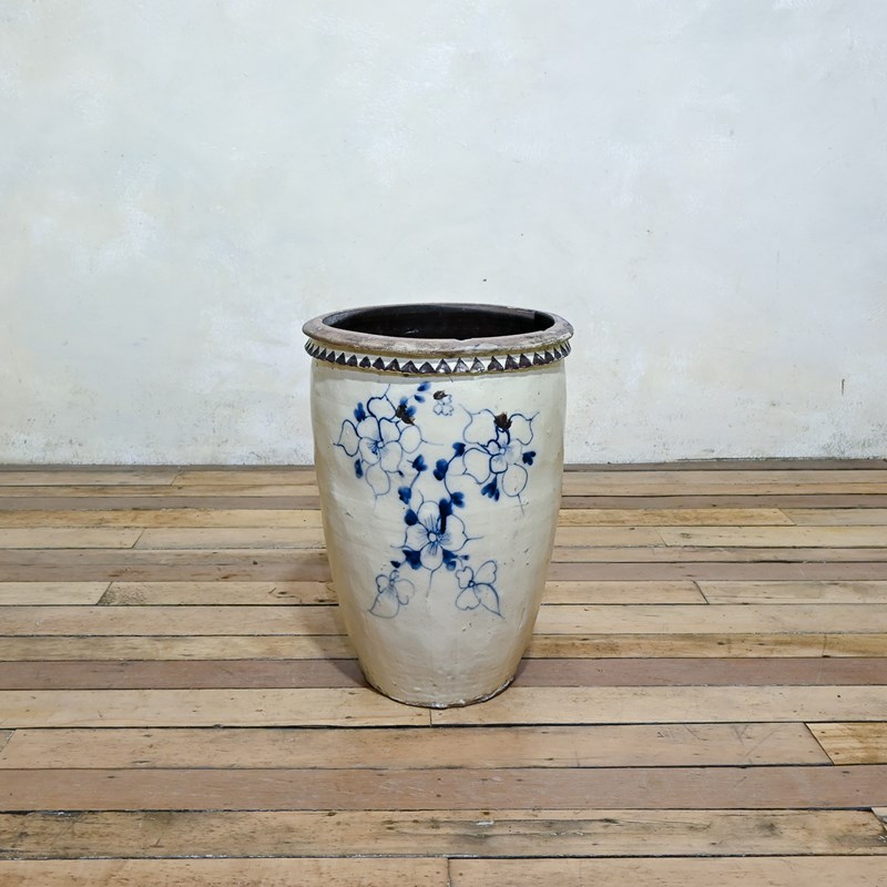 A Large Floral 19Th Century Blue And White Ovoid Ceramic Jar - Cizhou Wear-pappilon-dsc-1270-main-638082897768893752.jpg