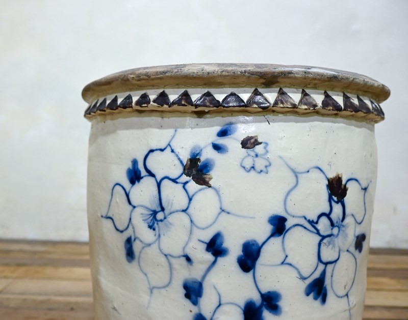 A Large Floral 19Th Century Blue And White Ovoid Ceramic Jar - Cizhou Wear-pappilon-dsc-1279-main-638082897801080821.jpg