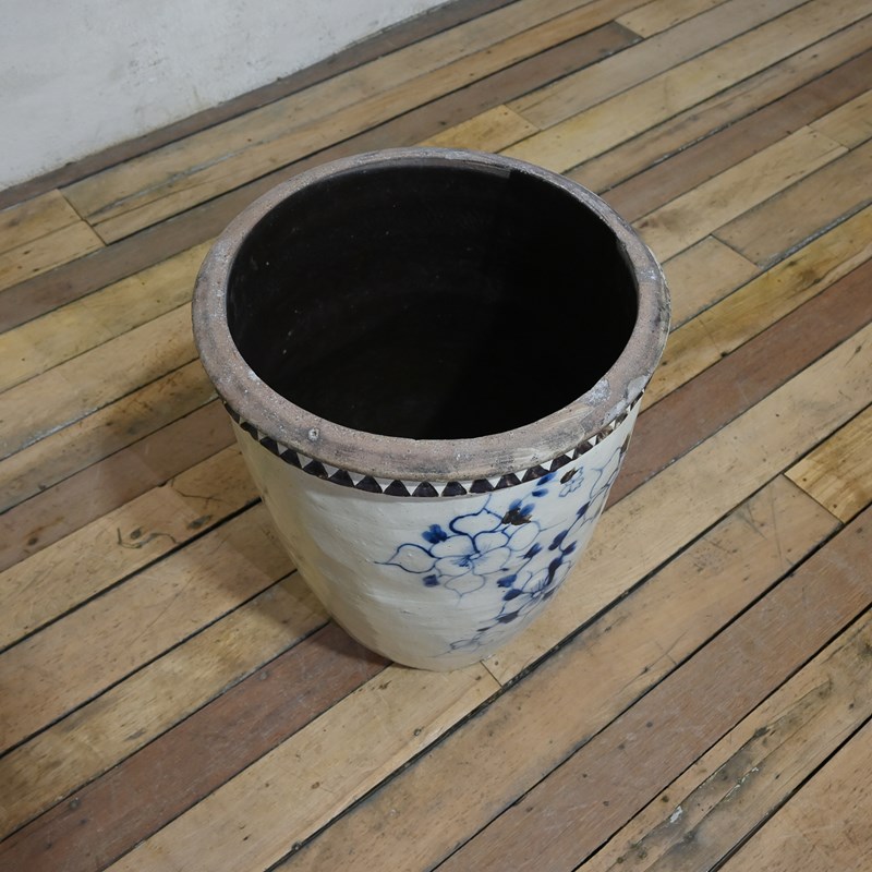 A Large Floral 19Th Century Blue And White Ovoid Ceramic Jar - Cizhou Wear-pappilon-dsc-1290-main-638082897815612224.jpg