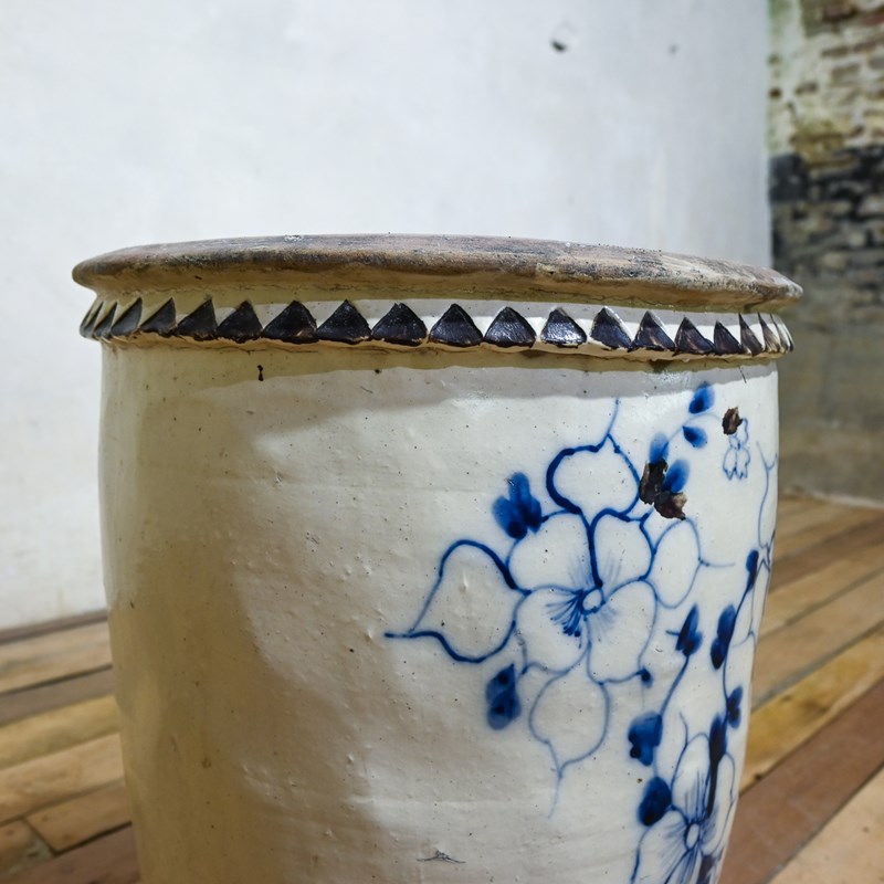 A Large Floral 19Th Century Blue And White Ovoid Ceramic Jar - Cizhou Wear-pappilon-dsc-1292-main-638082897826080873.jpg
