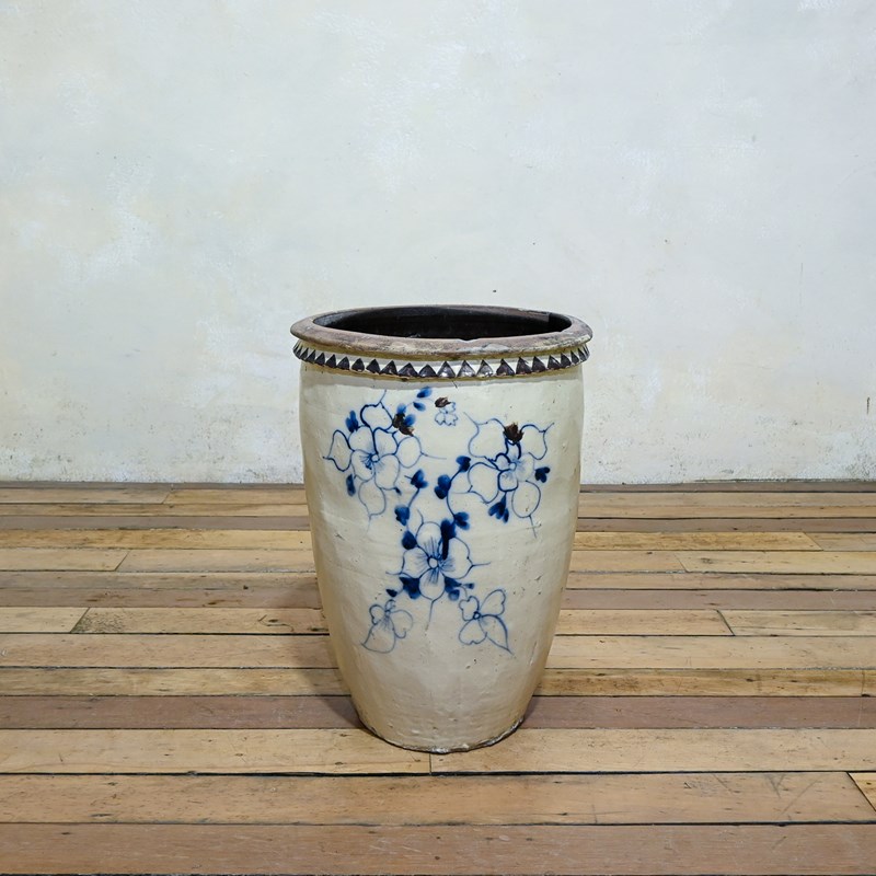 A Large Floral 19Th Century Blue And White Ovoid Ceramic Jar - Cizhou Wear-pappilon-dsc-1310-main-638082897615037482.jpg