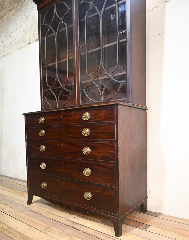 A George III Astral Glazed Secretaire Bookcase-pappilon-dsc-5751-main-637952082744788166.jpg