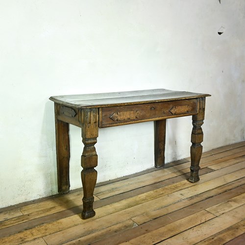 A 17Th Century Provincial Oak Console Table - Desk 