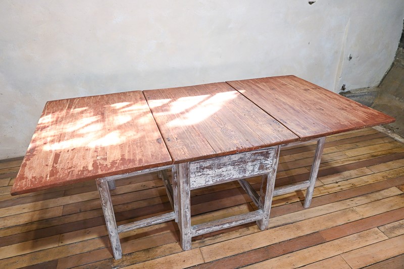 A 18Th Century Painted Swedish Slag Board Table -pappilon-dsc-8370-main-637916316484063089.jpg
