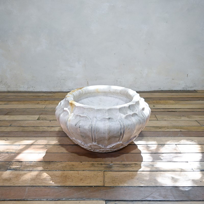 A Very Large Late 20th Century Marble Planter  -pappilon-dsc-9045-main-637926126189143467.jpg