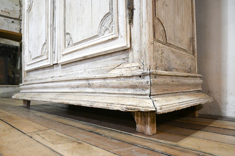 An Early 18th Century French Bleached Oak Armoire -pappilon-dsc-9578-main-637943548130609560.jpg