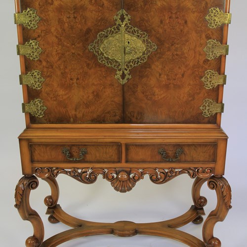 Fine Burr Walnut Cocktail Cabinet By Berwick Furniture 