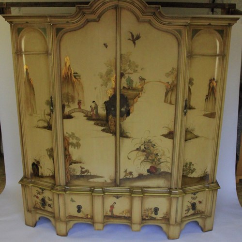 Fine Chinoiserie Decorated 8 Piece Bedroom Suite 