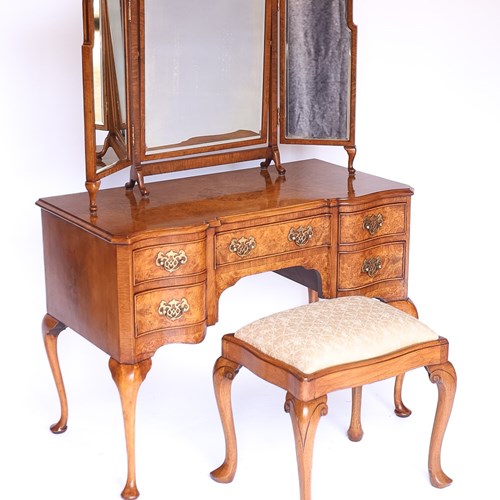 Queen Anne Burr Walnut Dressing Table Circa 1930S