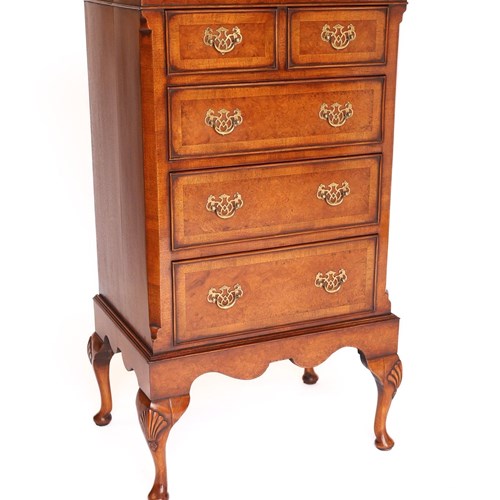 Queen Anne Style Burr Walnut 5 Drawer Chest Circa 1930S