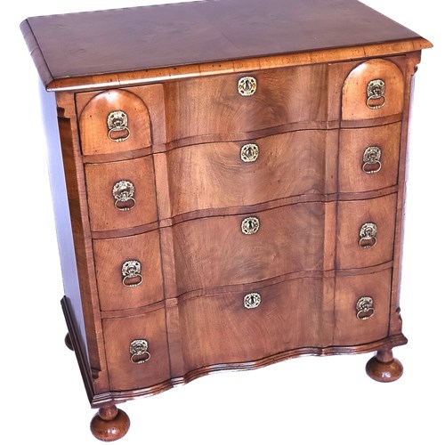 Walnut Queen Anne Style 4 Drawer Chest Circa 1920S