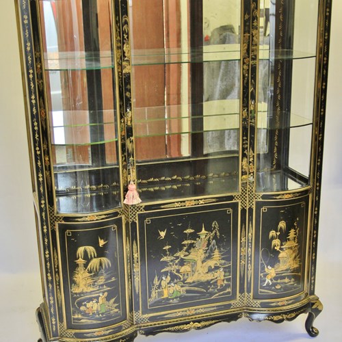 Fine Edwardian Chinoiserie Decorated Display Cabinet