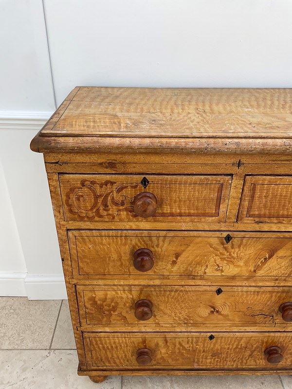 A Pretty Painted Pine Chest Of Drawers -payne-co-5a7f8d0d-fb8b-45b9-abb2-e75b9183e1d2-main-638158061505411454.jpeg