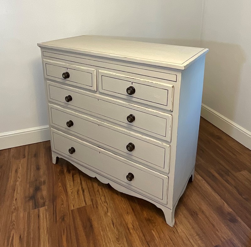 Painted Chest Of Drawers-payne-co-a876d3d3-8188-4064-9e28-84771446f00e-main-637801320414387416.jpeg