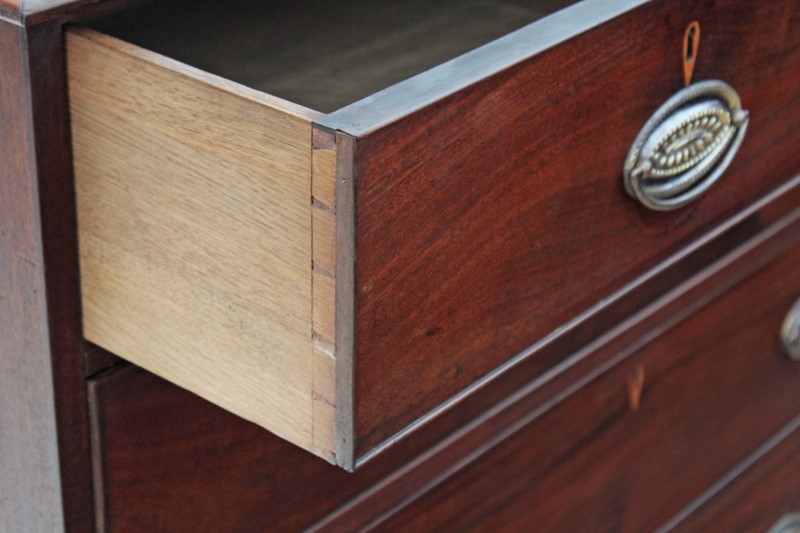 Georgian mahogany chest of drawers -prior-willis-antiques-img-9500e-main-636824058201664952.jpg