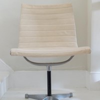 Charles & Ray Eames Chair Manufactured By Hille.