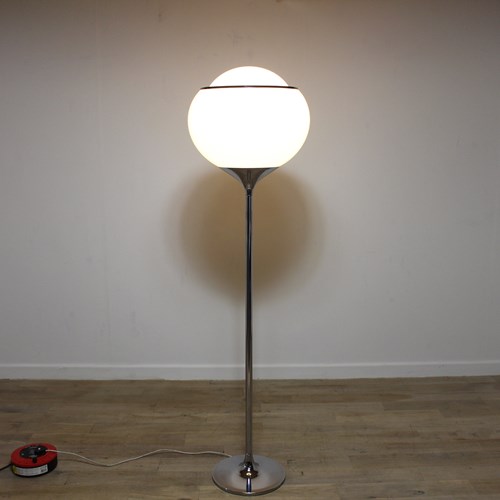 Harvey Guzzini ” Bud Grande ” Standing Lamp