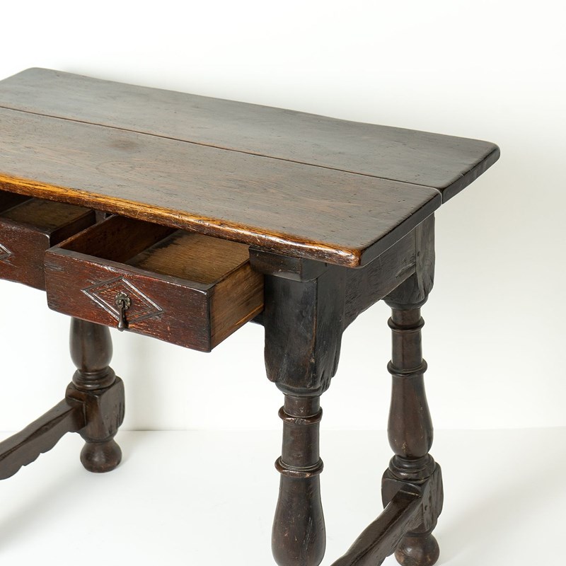 Chunky Spanish Baroque Oak Side Table With Baluster Legs, 17Th Century-rag-and-bone-4-dsc05346-main-638131281724421534.jpeg