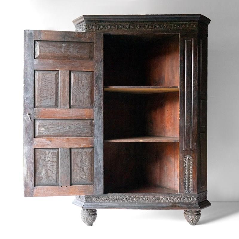 Large Antique Freestanding Carved Oak Corner Cabinet Cupboard, 17Th Century-rag-and-bone-dsc06623-main-638427244834675365.jpg