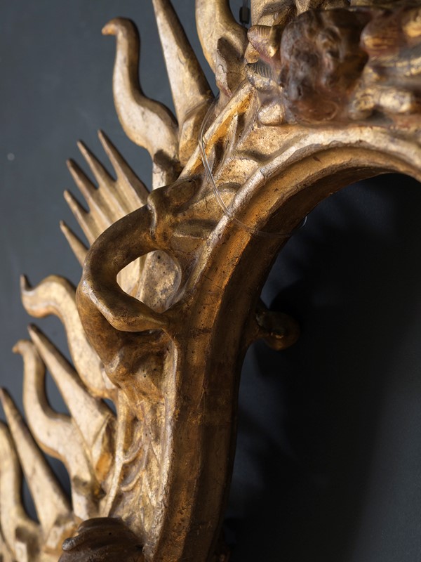 18Th Century Giltwood Sunburst Surmount-roche-coward-antiques-carved-giltwood-surmount-00012-main-637405451505320633.jpg