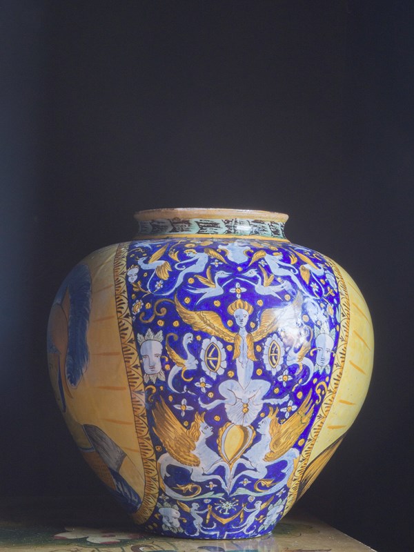 Large Italian Maiolica Vase 19Th Century-roche-coward-maiolica-vase-00004-main-638140440472097889.jpg