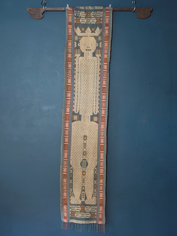 A Pair Of Mid Century Sumba Pahikung Textiles-roche-coward-sumba-pahikung-hangings-00043-main-638200816680681713.jpg