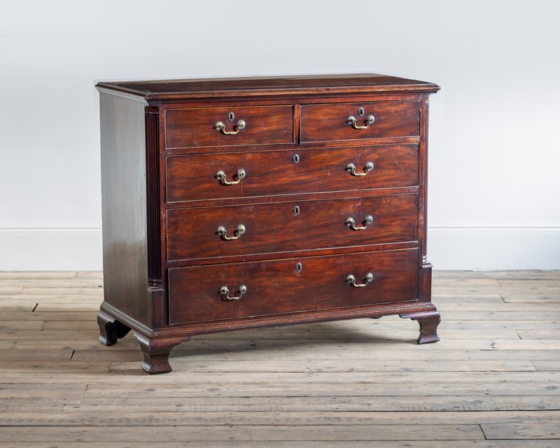 A George III mahogany chest of drawers-ron-green-ron-green-1371-edit-main-637485460470360101.jpg