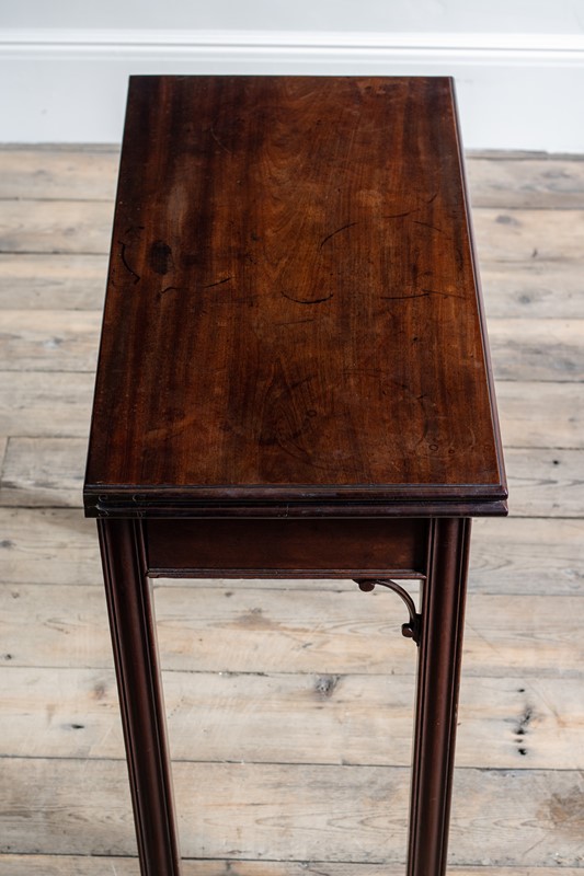A George III mahogany tea table-ron-green-ron-green-3749-main-637701733942817447.jpg