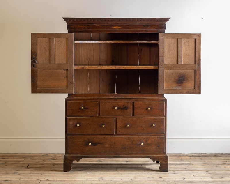 An early 19th century oak linen cupboard-ron-green-ron-green-5154-main-637852680310825539.jpg