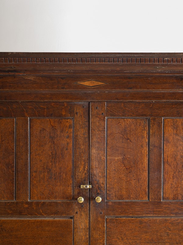 An early 19th century oak linen cupboard-ron-green-ron-green-5159-main-637852680331763055.jpg
