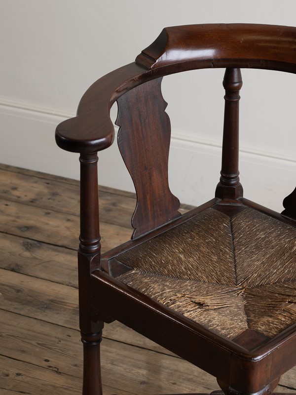 A George II mahogany corner chair-ron-green-ron-green-5304-main-637864847826046114.jpg