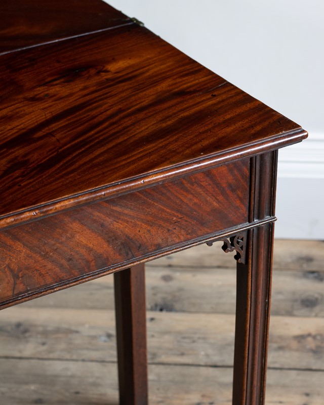 A George III mahogany tea table-ron-green-ron-green-7391-main-638034967988488376.jpg