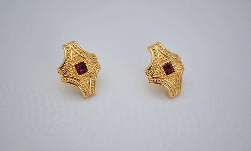 Swarovski Vintage Pair Earrings, Neoclassical, Gold & Crystals, Signed, With Box-roomscape-dsc00220-1500x902-main-637667897606200751.jpg