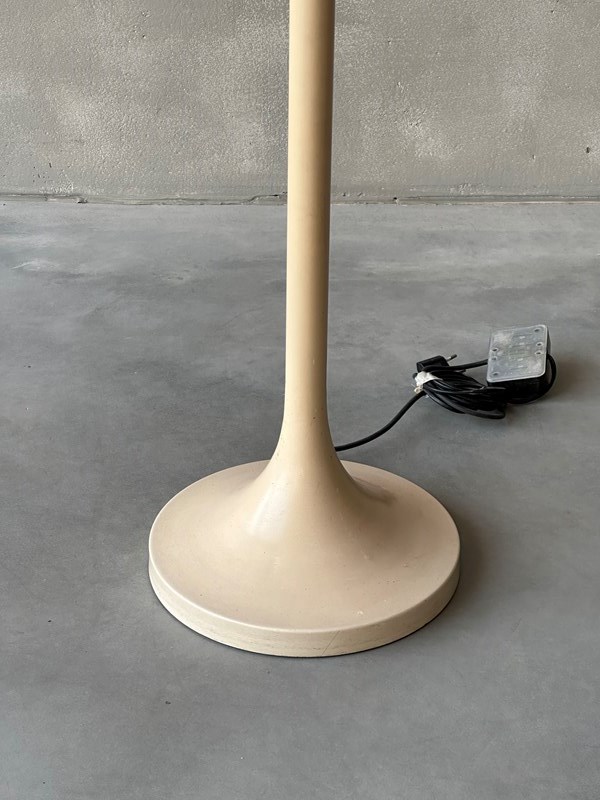 A Fontana Arte Floor Lamp By Max Ingrand-seventeen-twentyone-3c89d14d-f4da-4ba2-b7f7-bc310bce3b9b-main-638114849364846757.jpeg