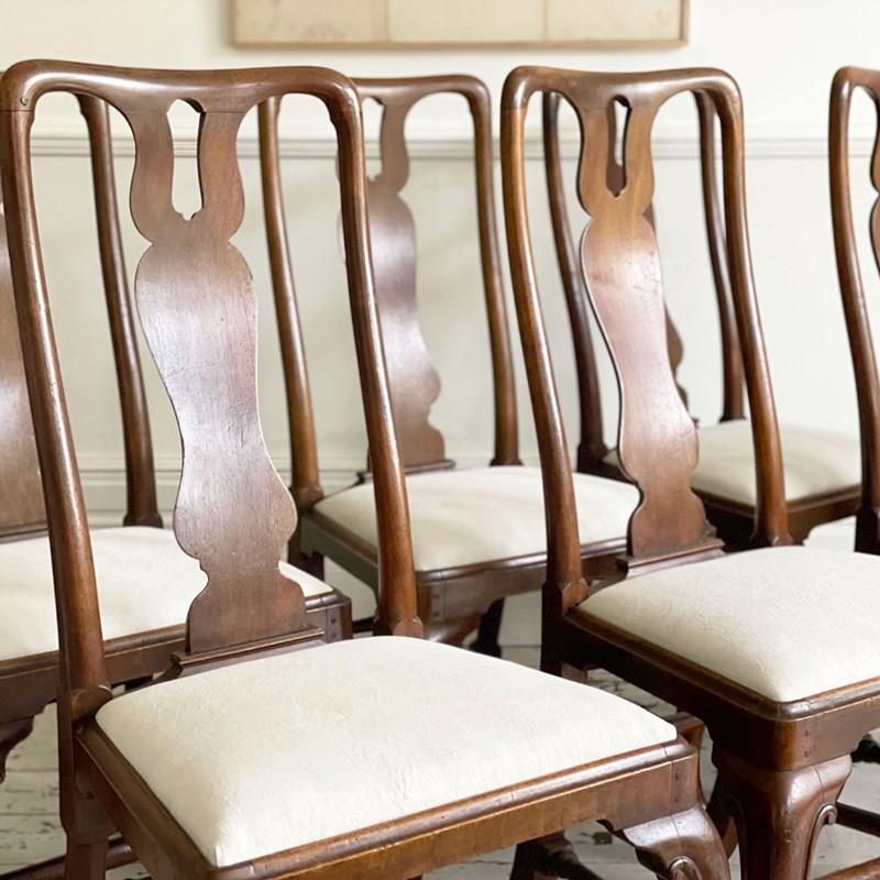 A Set Of Six Georgian Walnut Dining Chairs-streett-marburg-set-6-georgian-walnut-dining-chairs-streett-marburg-b1315g1-main-638222535163707437.jpg