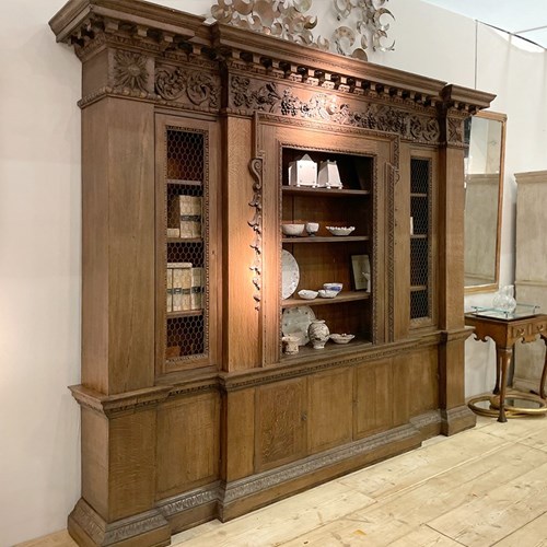 An 18Th C Oak Breakfront Bookcase In The Style Of William Kent
