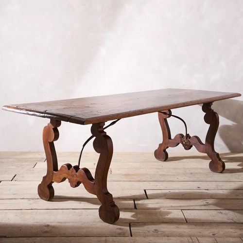 18Th Century Single Plank Walnut Italian Baroque Dining Table