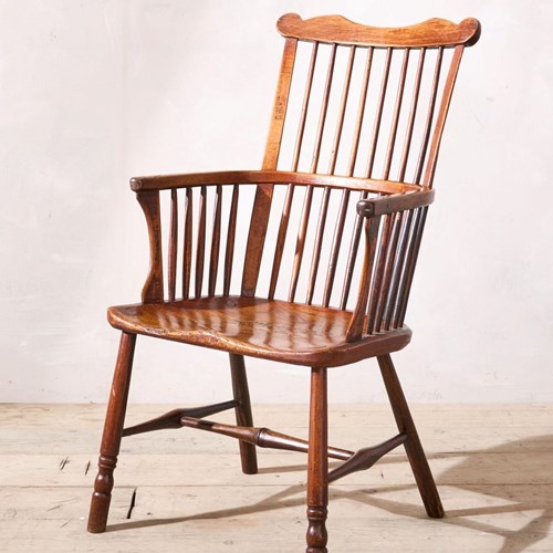 18Th Century Yew Wood Comb Back Windsor Chair