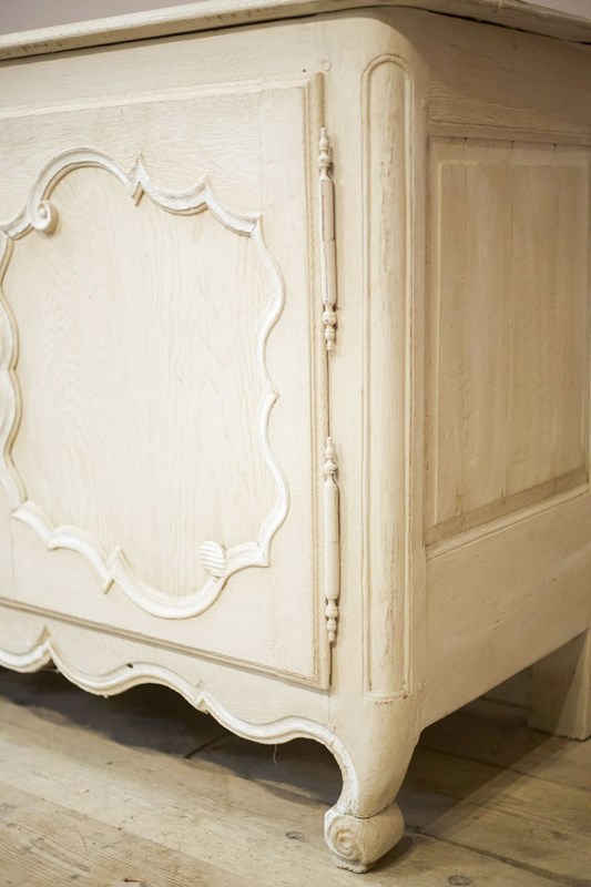 18Th Century Oak Sideboard In Rustic White Paint-tallboy-interiors-7--j1a7278-main-638158040555700154.jpeg