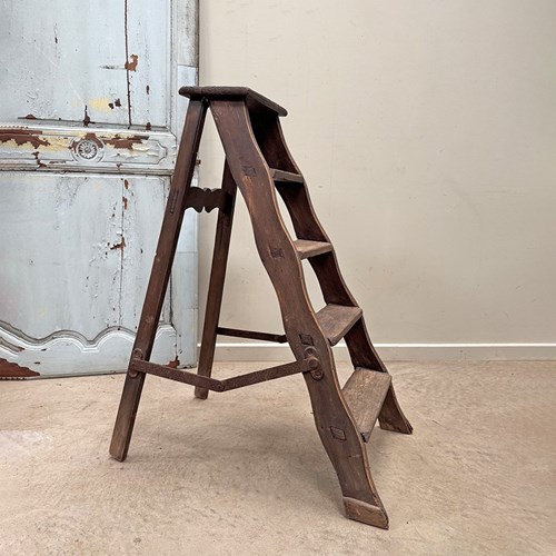 Folding Step Ladder