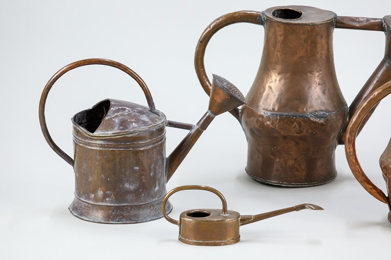 Collection of 4 Copper Watering Cans-the-home-bothy-202209065dm30518-main-637986785074761340.JPG