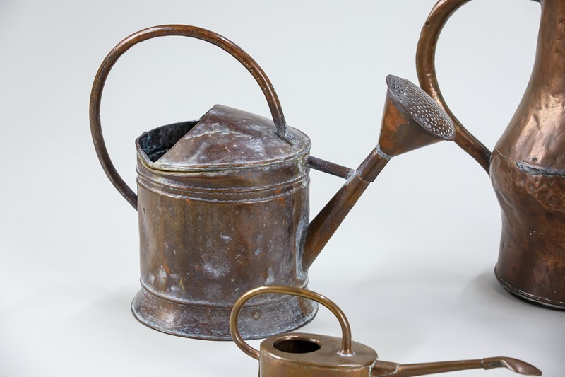 Collection of 4 Copper Watering Cans-the-home-bothy-202209065dm30519-main-637986785084136294.JPG