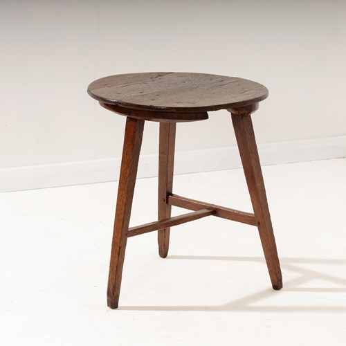 Primitive Oak Cricket Table