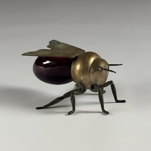 Early 20Th Century Honey Jar In The Form Of A Bee