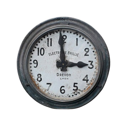 Oversized Station Clock