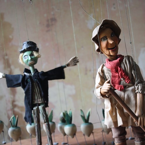 John Carr's Jacquard Puppets William & His Turnips