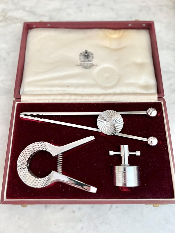 Asprey & Co Silver Plated Bar Tool Boxed Set-the-vintage-entertainer-img-3274-main-638214076607247878.jpeg