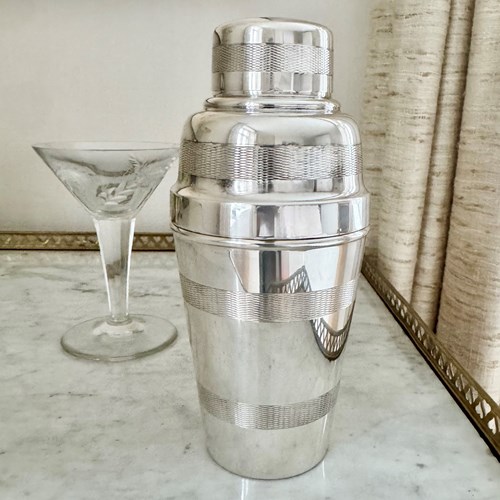 Beautiful engine turned Art Deco silver plated cocktail shaker 1930