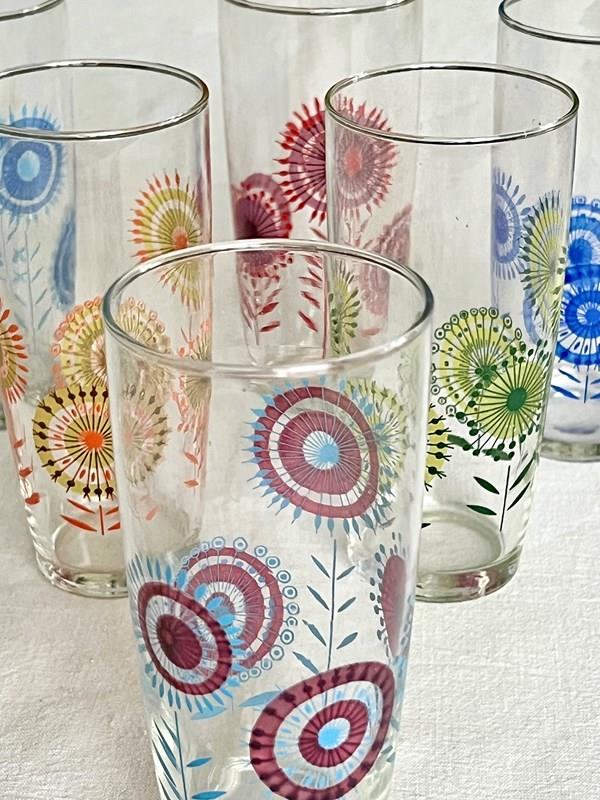 Good Quality Bar Tumblers With Enamel Flowers-the-vintage-entertainer-img-5870-main-638432564718464189.jpeg