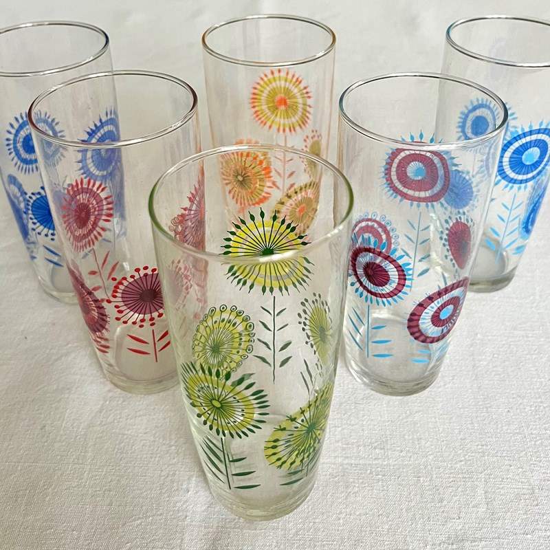 Good Quality Bar Tumblers With Enamel Flowers-the-vintage-entertainer-img-5878-main-638432564646434157.jpeg